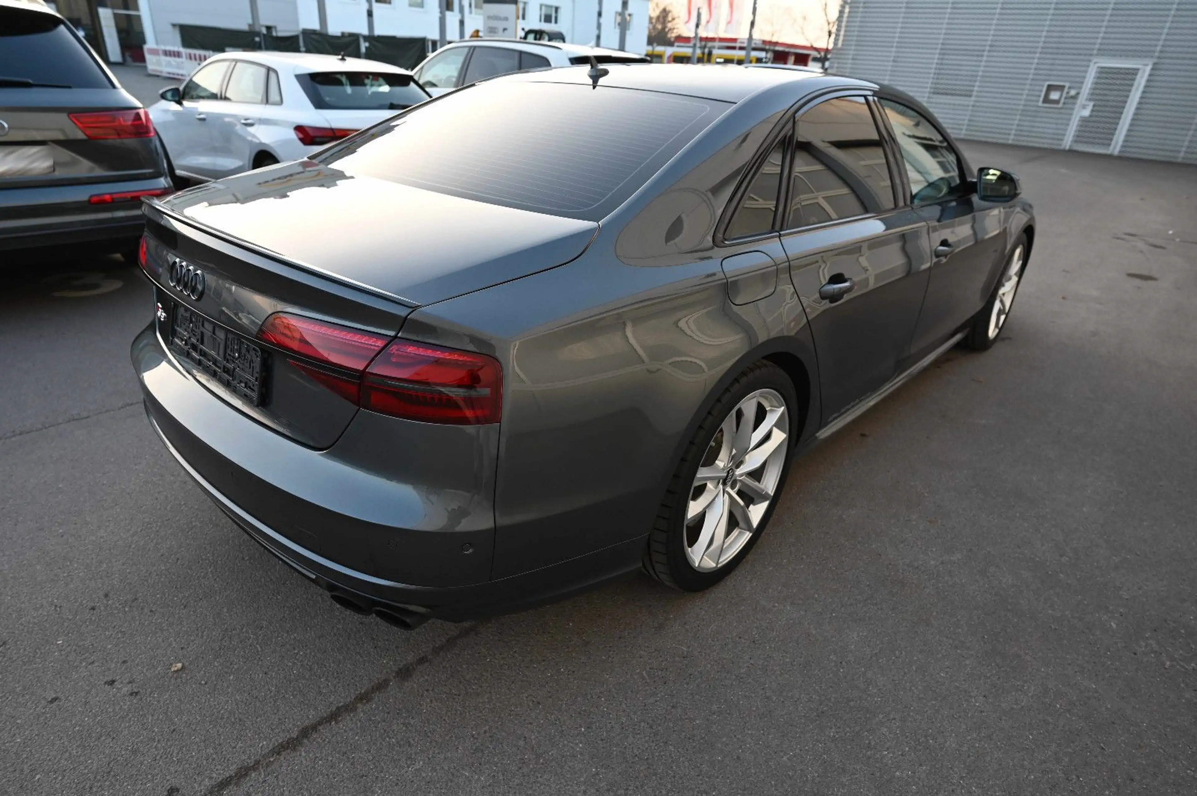 Audi S8 4.0 TFSI quattro plus Finanzierung Tausch BMW — photo 12