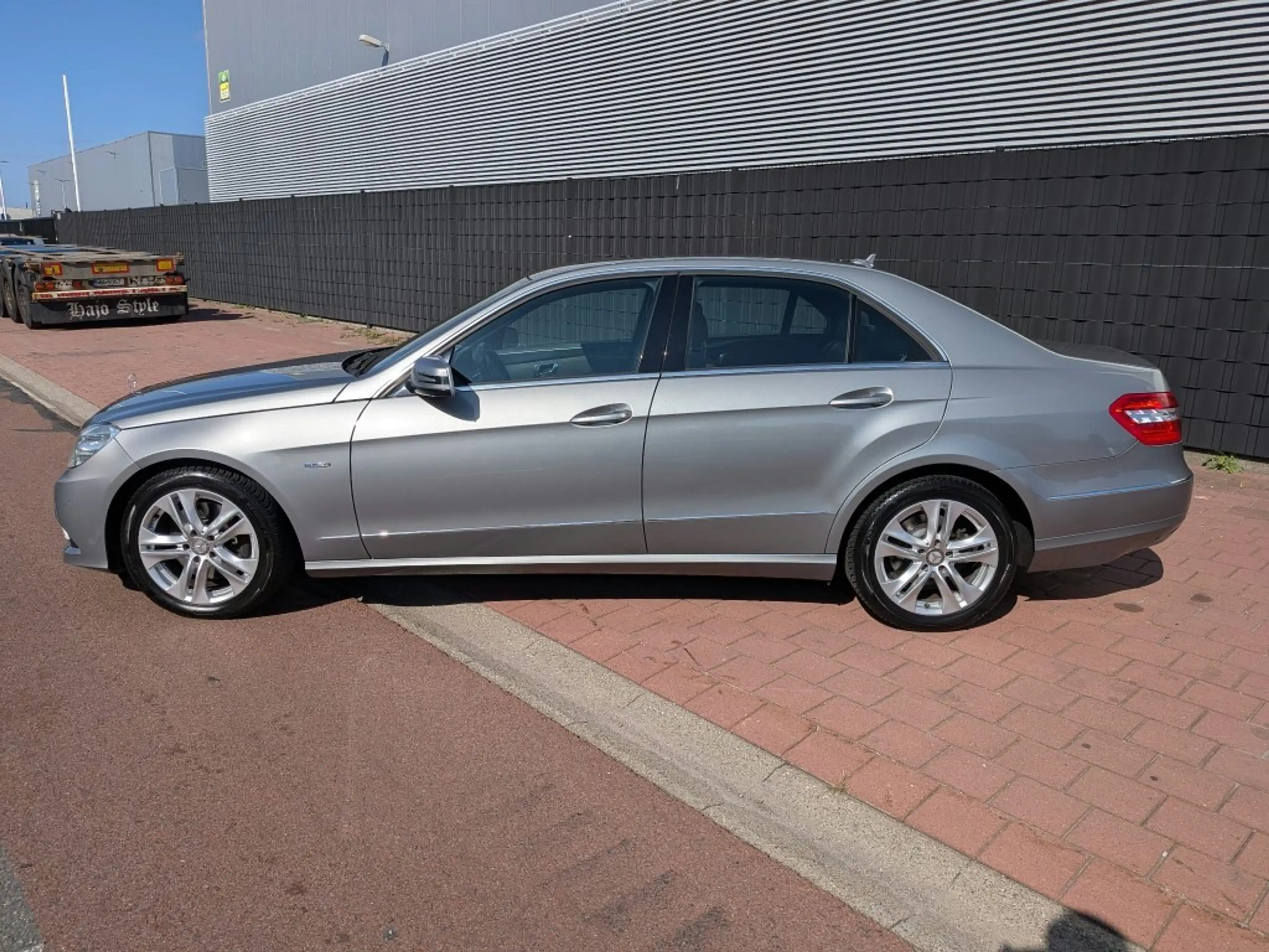 Mercedes-Benz E 250 CGI Business Class Avantgarde 1 eigenaar dealerond — photo 2