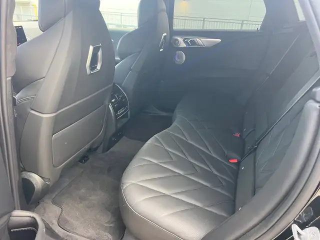 BMW XM V8 BITURBO MASSAGE B&W 22" AHK ALLBLACK MWST! Ansicht 9