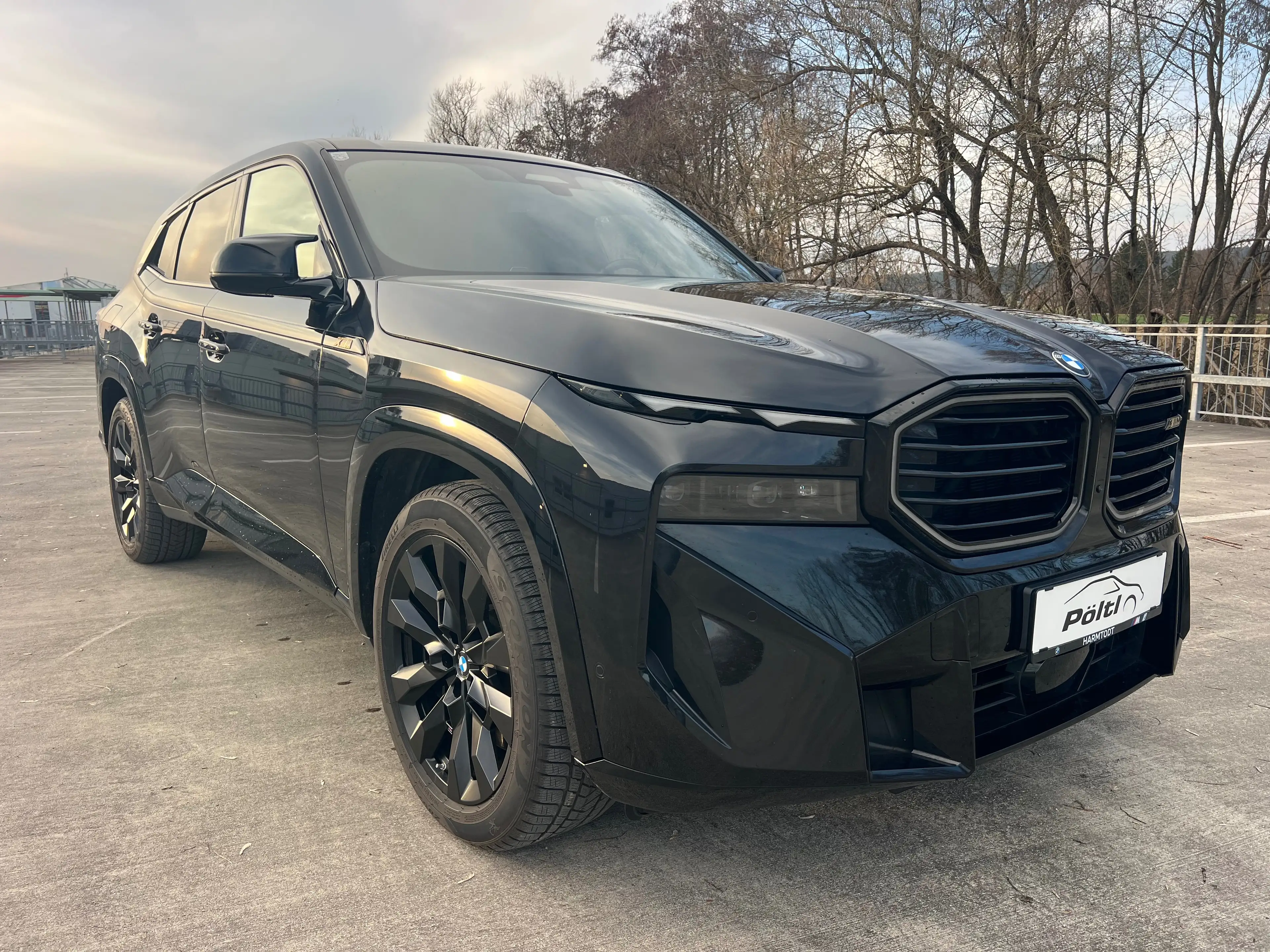 BMW XM V8 BITURBO MASSAGE B&W 22" AHK ALLBLACK MWST!