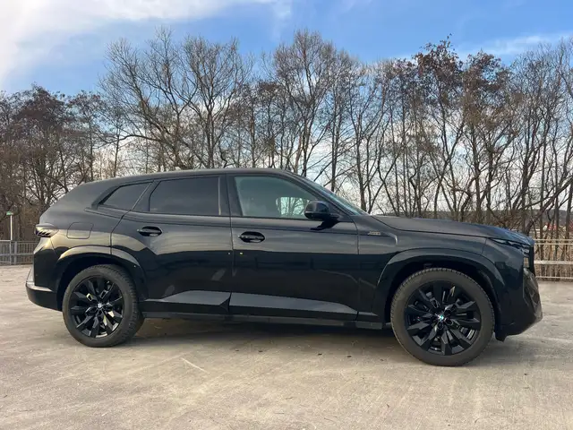 BMW XM V8 BITURBO MASSAGE B&W 22" AHK ALLBLACK MWST! Ansicht 3