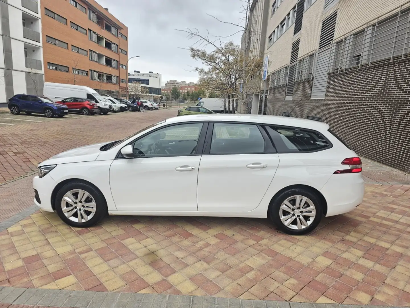 Peugeot 308 SW 1.5BlueHDi S&S Active EAT8 130 Blanco - 2