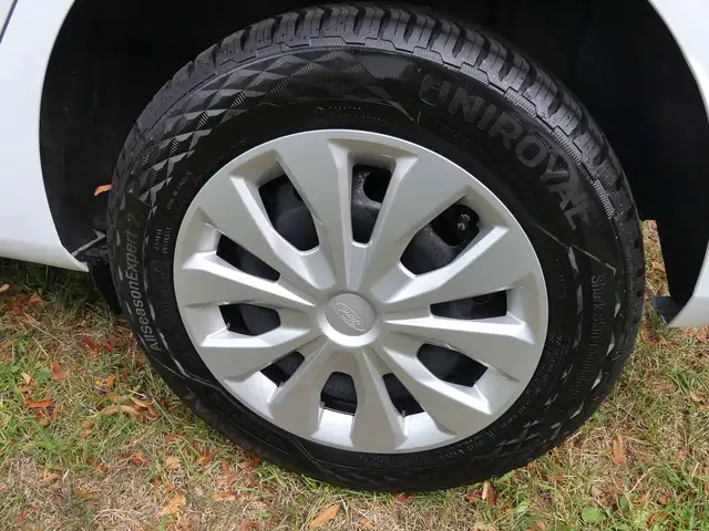 Ford Fiesta view 14