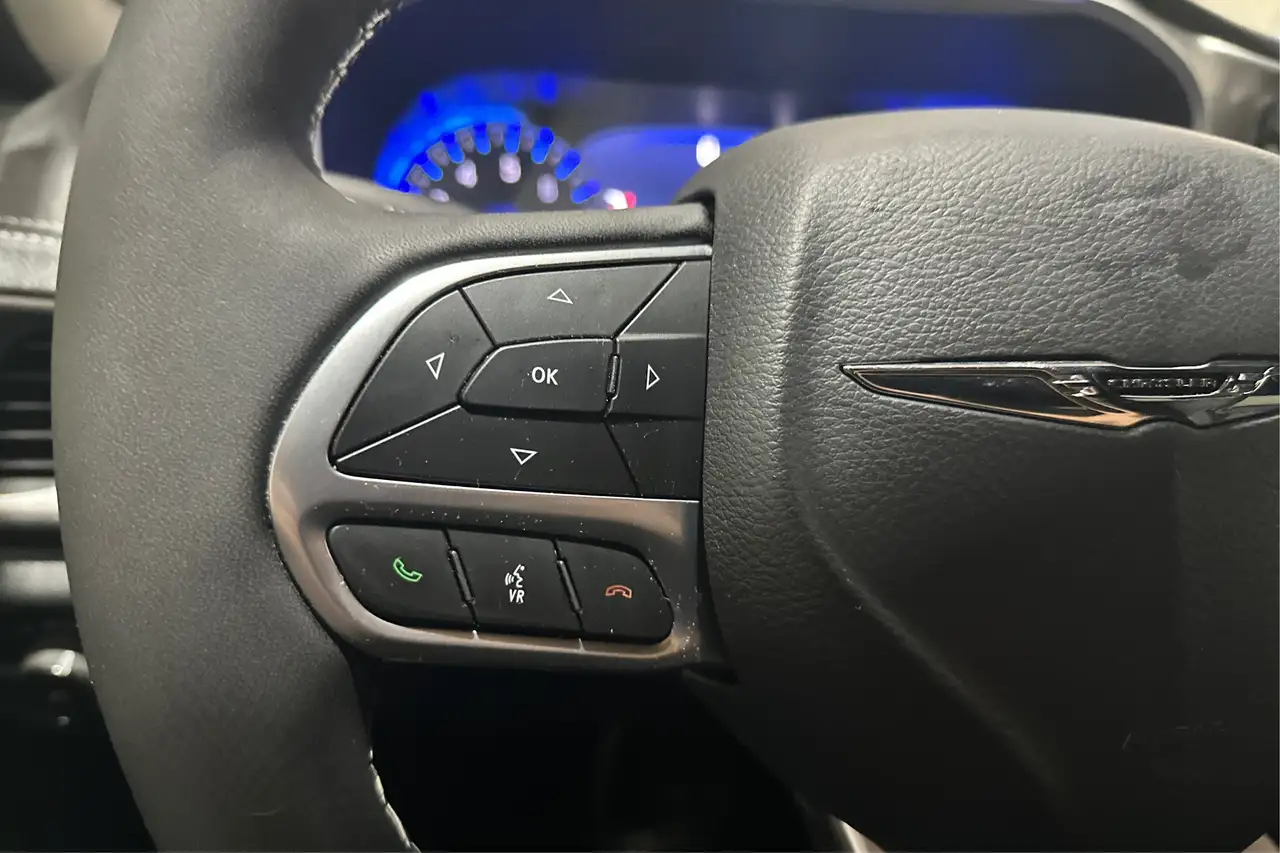 Chrysler Pacifica снимка Chrysler Pacifica