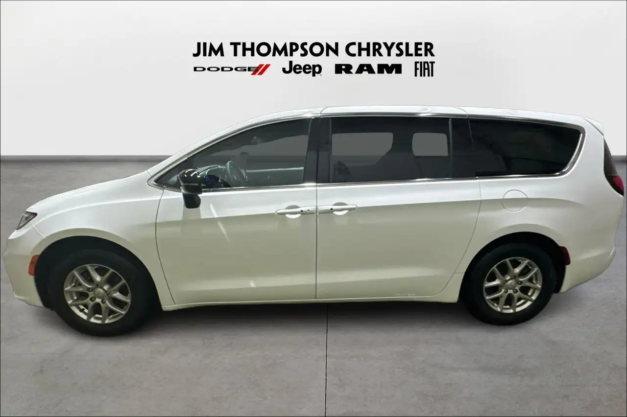 Chrysler Pacifica снимка Chrysler Pacifica