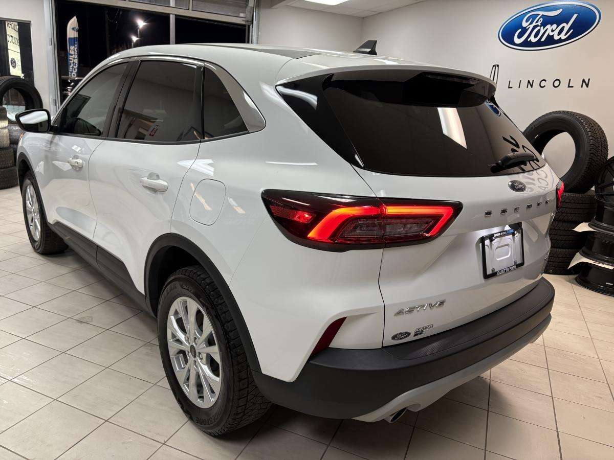 2023 Ford Escape ACTIVE AWD SIEGE/VOLANT CHAUFFANT DEMARREUR A DIST — снимка 1