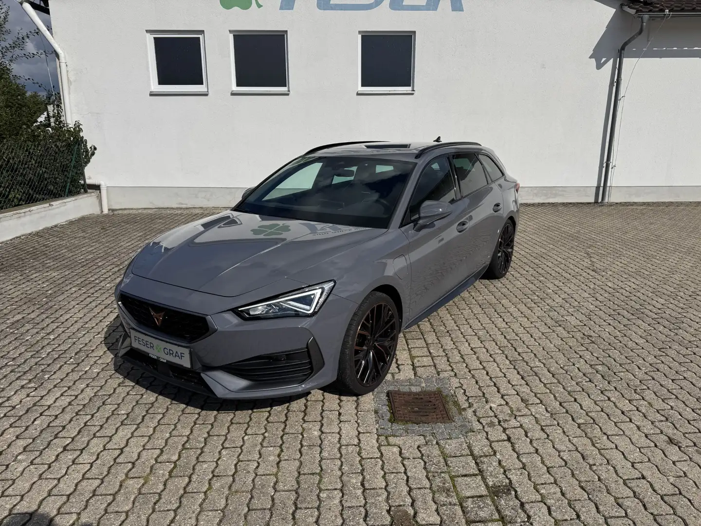 CUPRA Leon Sportstourer VZ 1.4 e-Hybrid 19" eHECK PANO Grijs - 2