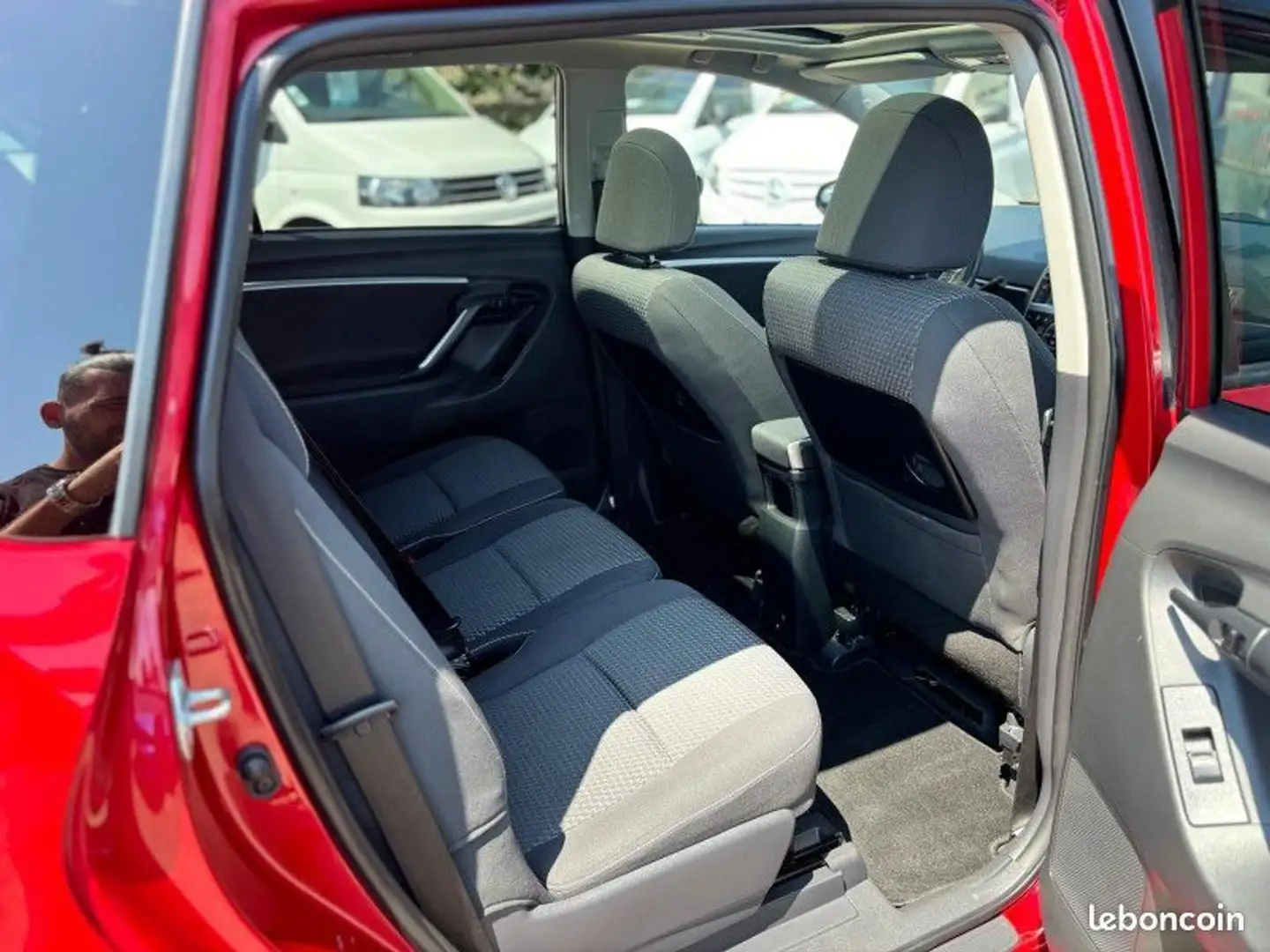 Toyota Verso 112 D-4D FAP FEEL SKYVIEW 5 PLACES Rouge - 2