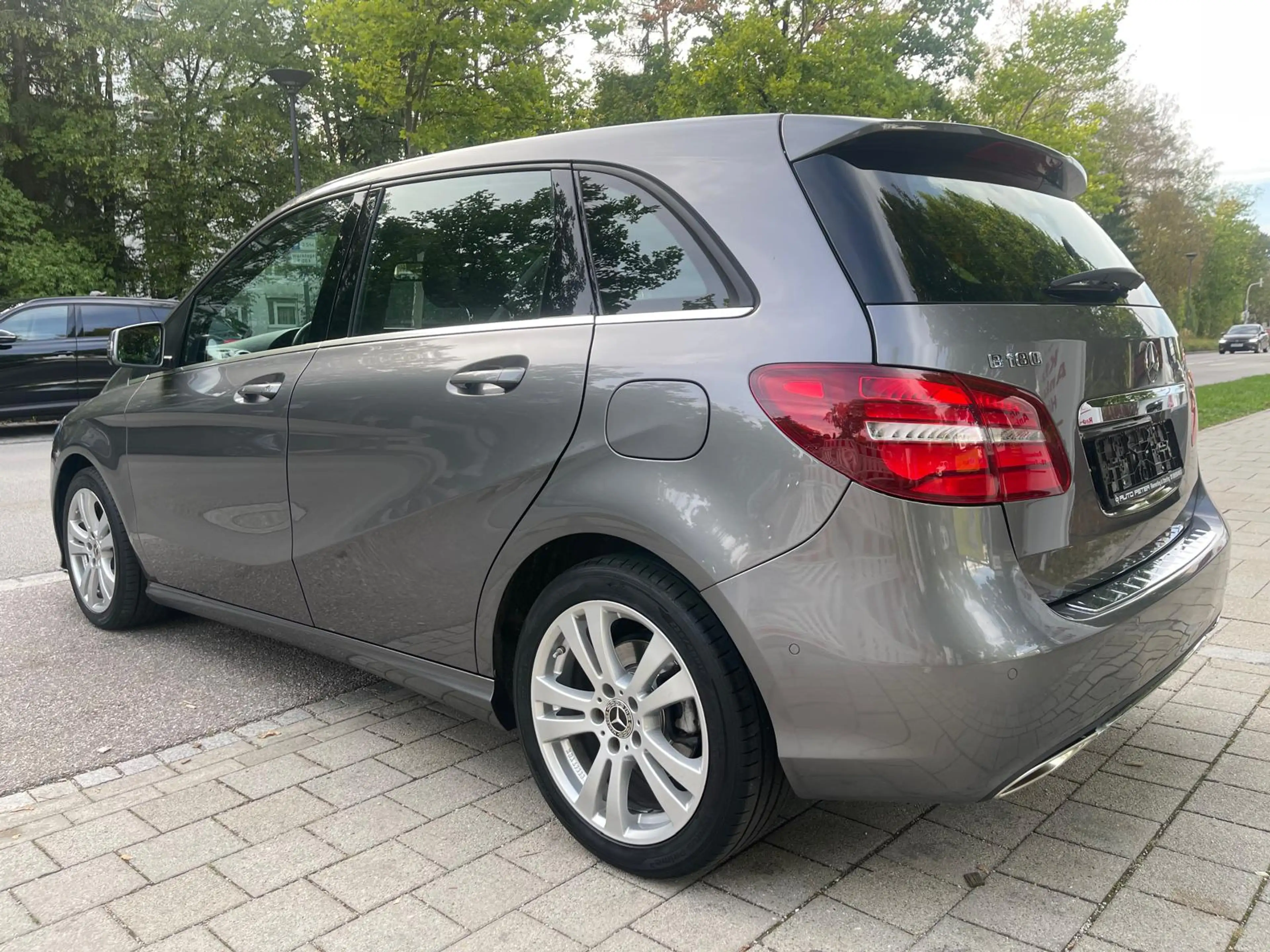 Mercedes-Benz B 180 B 180 Urban Style Edition — photo 4