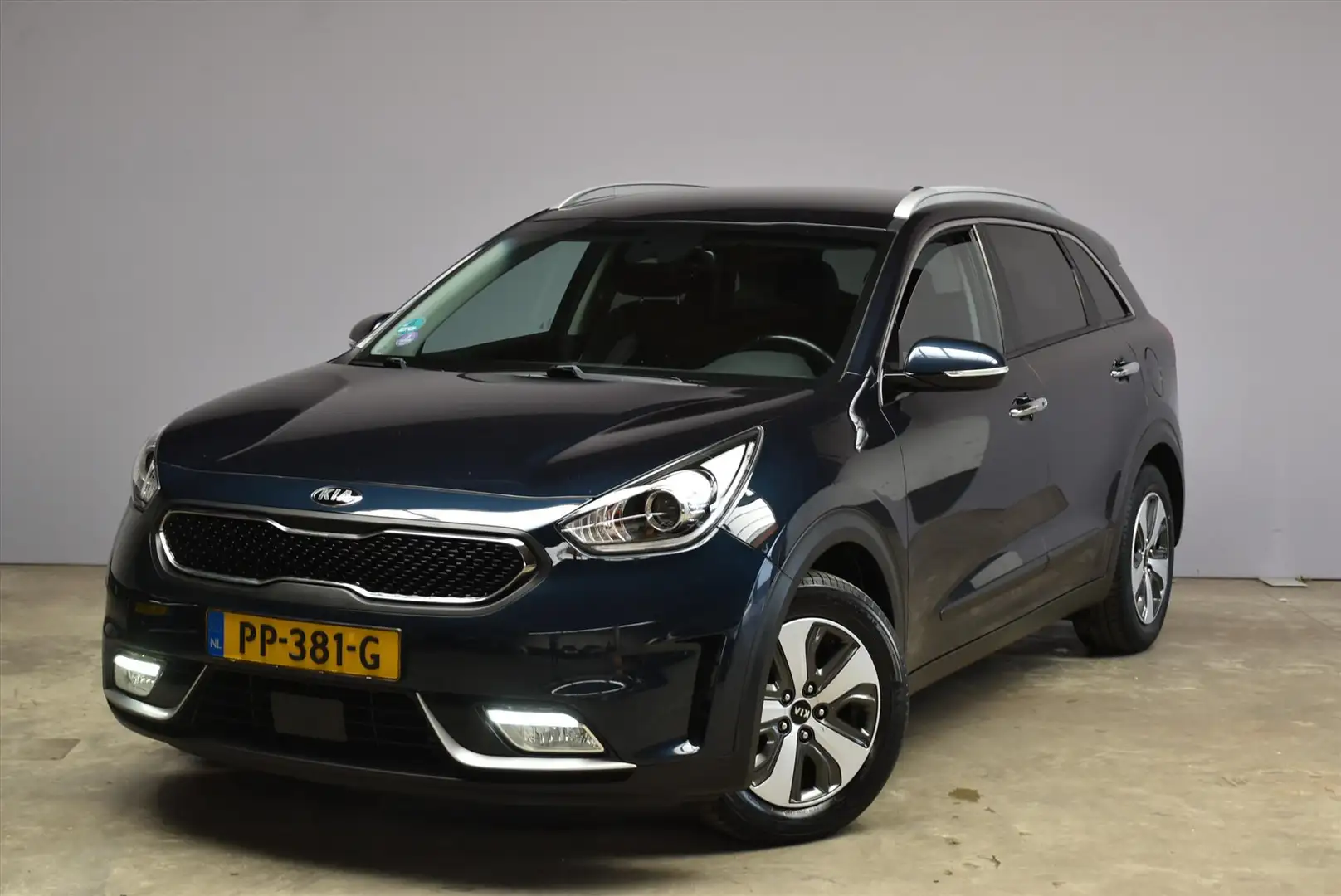 Kia Niro 1.6 GDi Hybrid 141pk DCT6 BusinessLine Blauw - 1