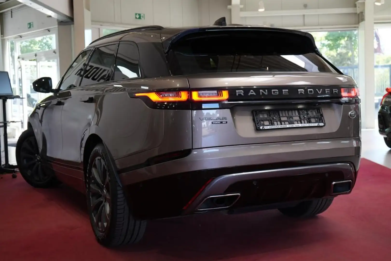 Land Rover Range Rover Velar 3.0 R-DYNAMIC 4WD*Virtual*Nav Grau - 2