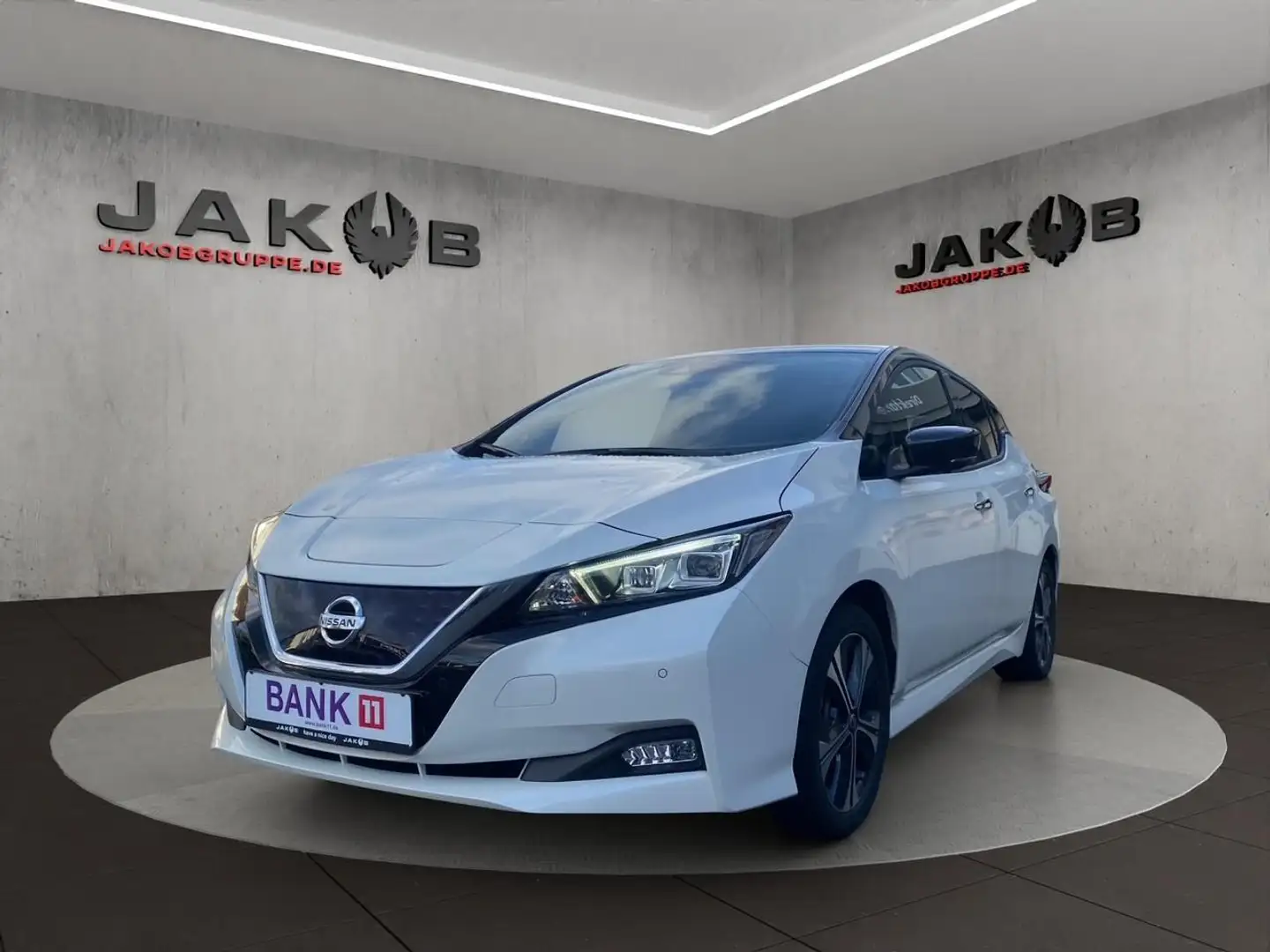 Nissan Leaf TEKNA 40kWh Batterie +LED+WINTERPAKET 110 kW (1... Weiß - 1