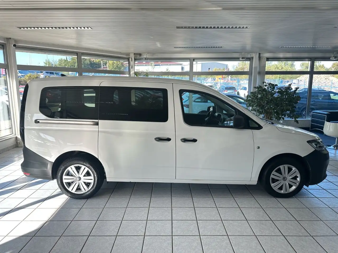 Volkswagen Caddy Kombi Maxi*IQ.DRIVE*PDC*SHZ*AHK*Tempo*, миниатюра 4