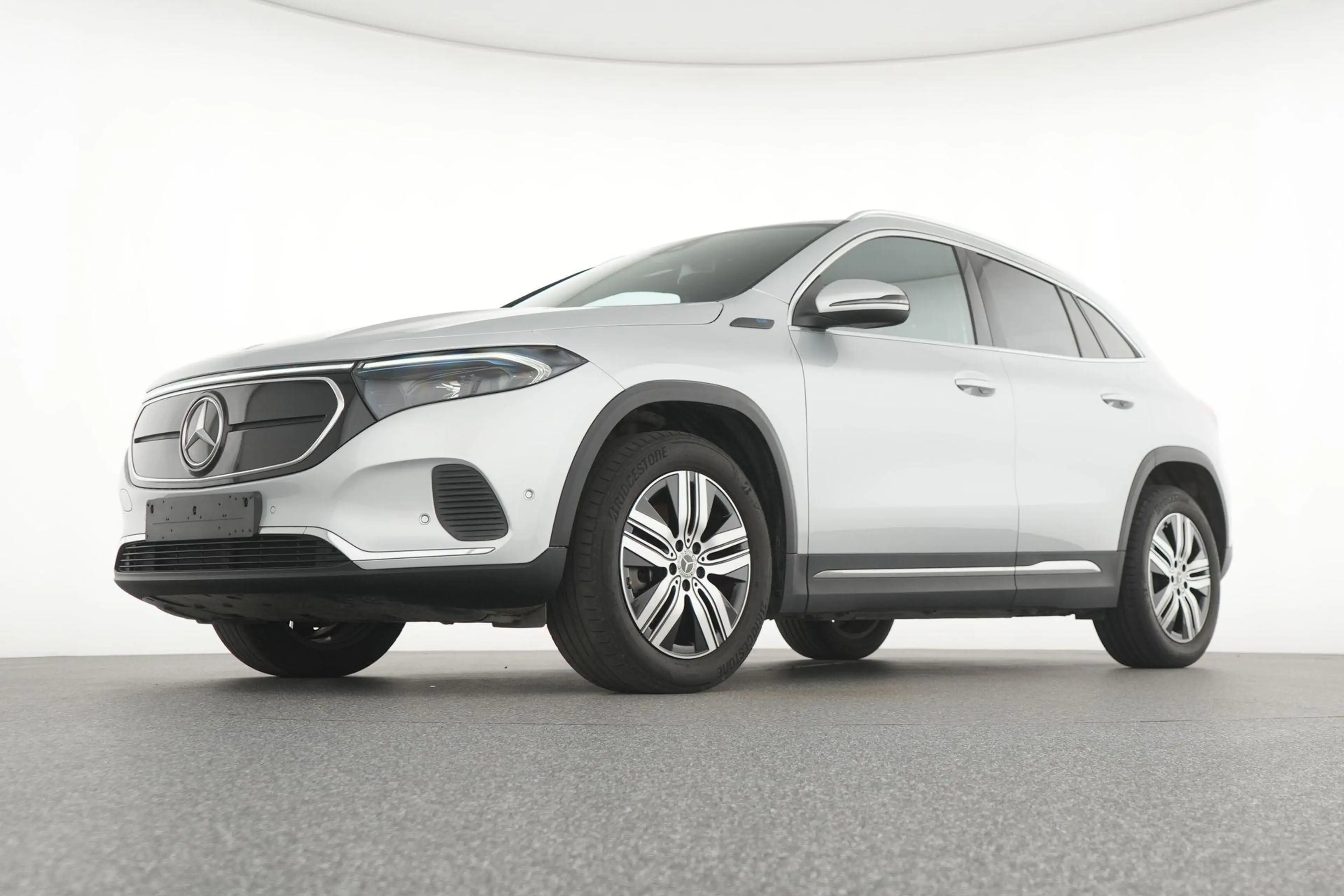 Mercedes-Benz EQA 250 Progressive — photo 10