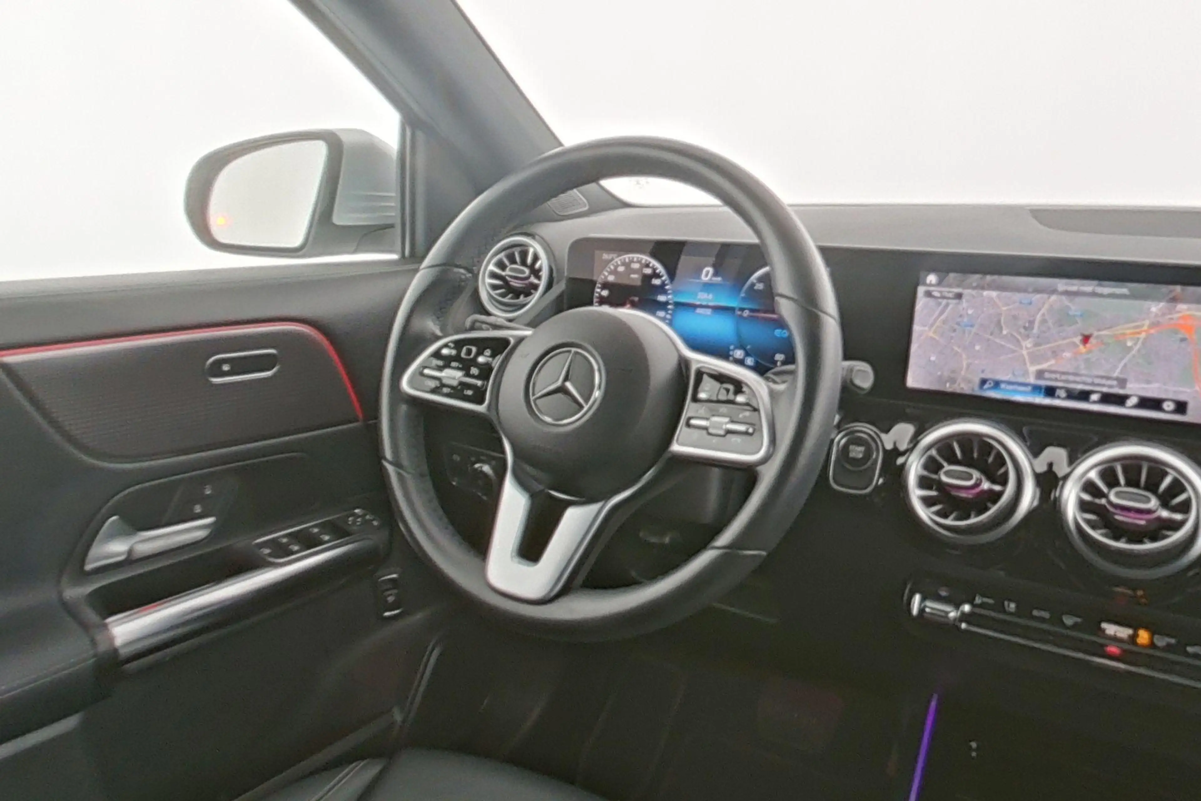 Mercedes-Benz EQA 250 Progressive — photo 13