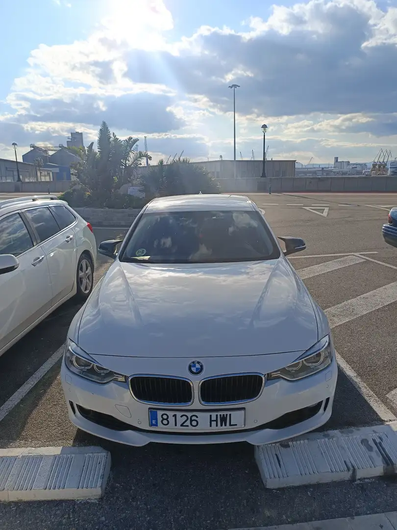 BMW 318 318d xDrive Luxury - 1