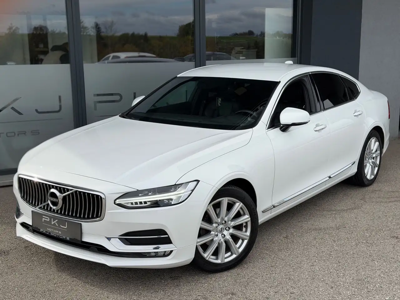 Volvo S90