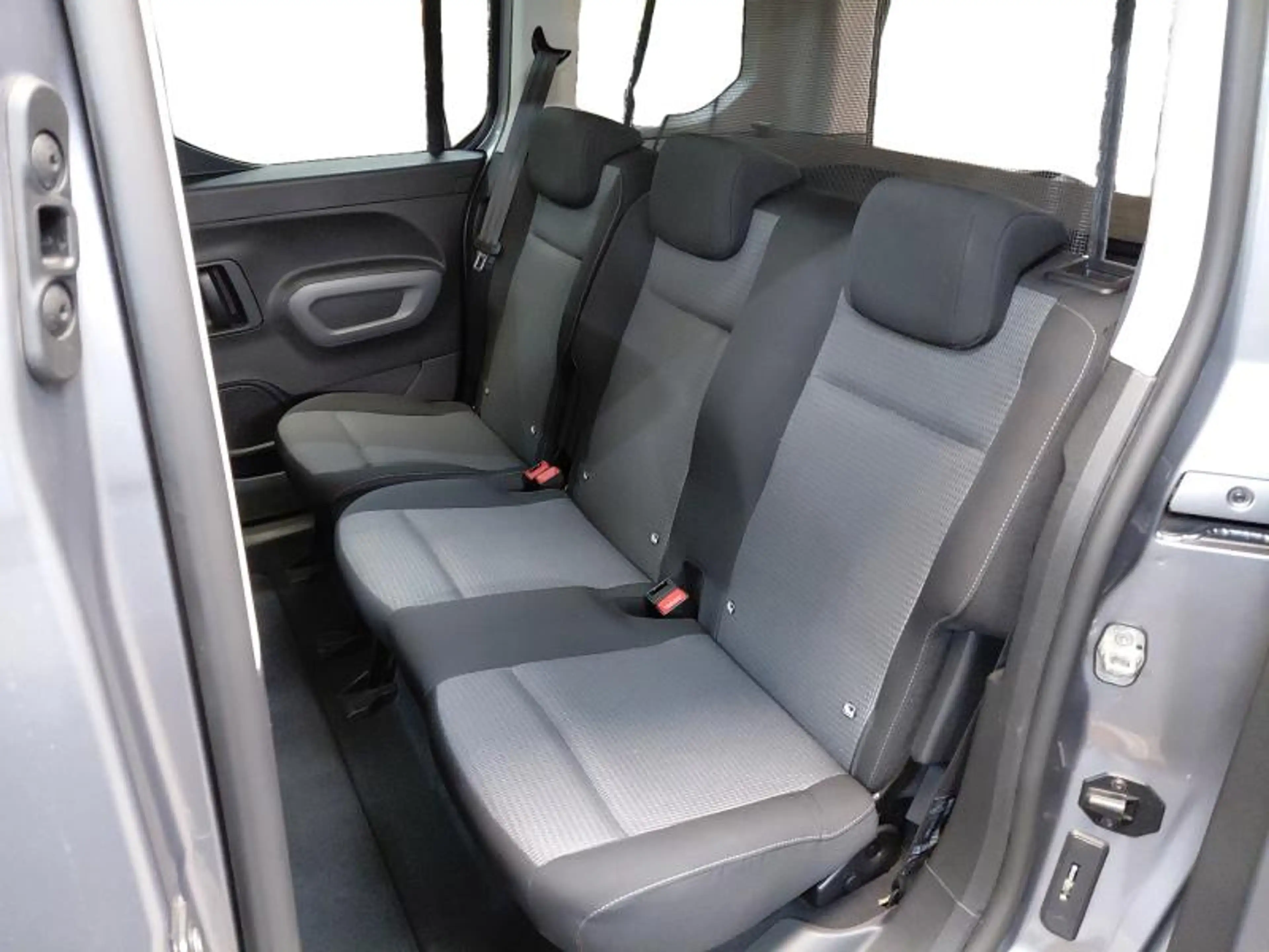 Toyota Verso CITY VERSO MPV — photo 16