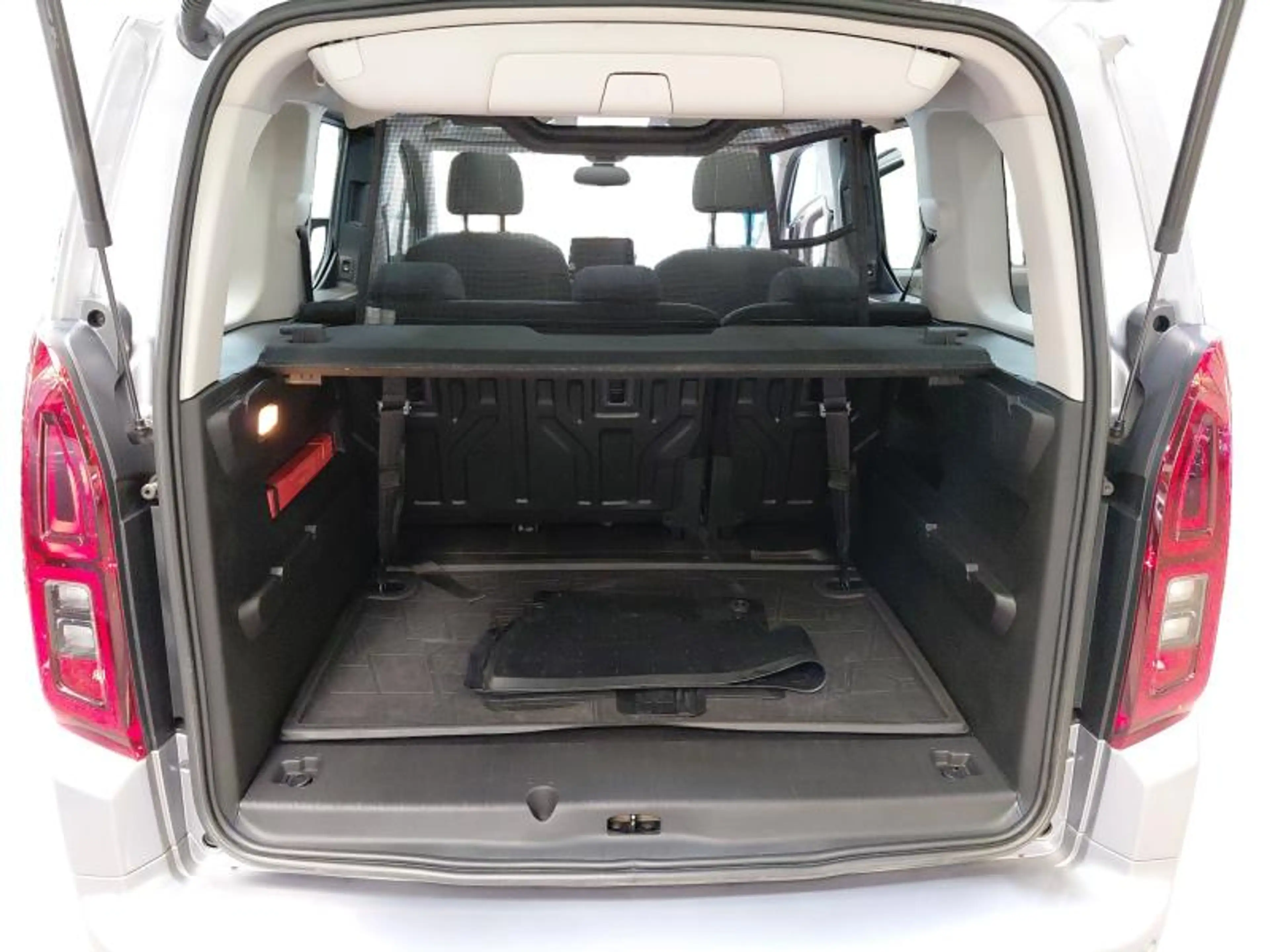 Toyota Verso CITY VERSO MPV — photo 19
