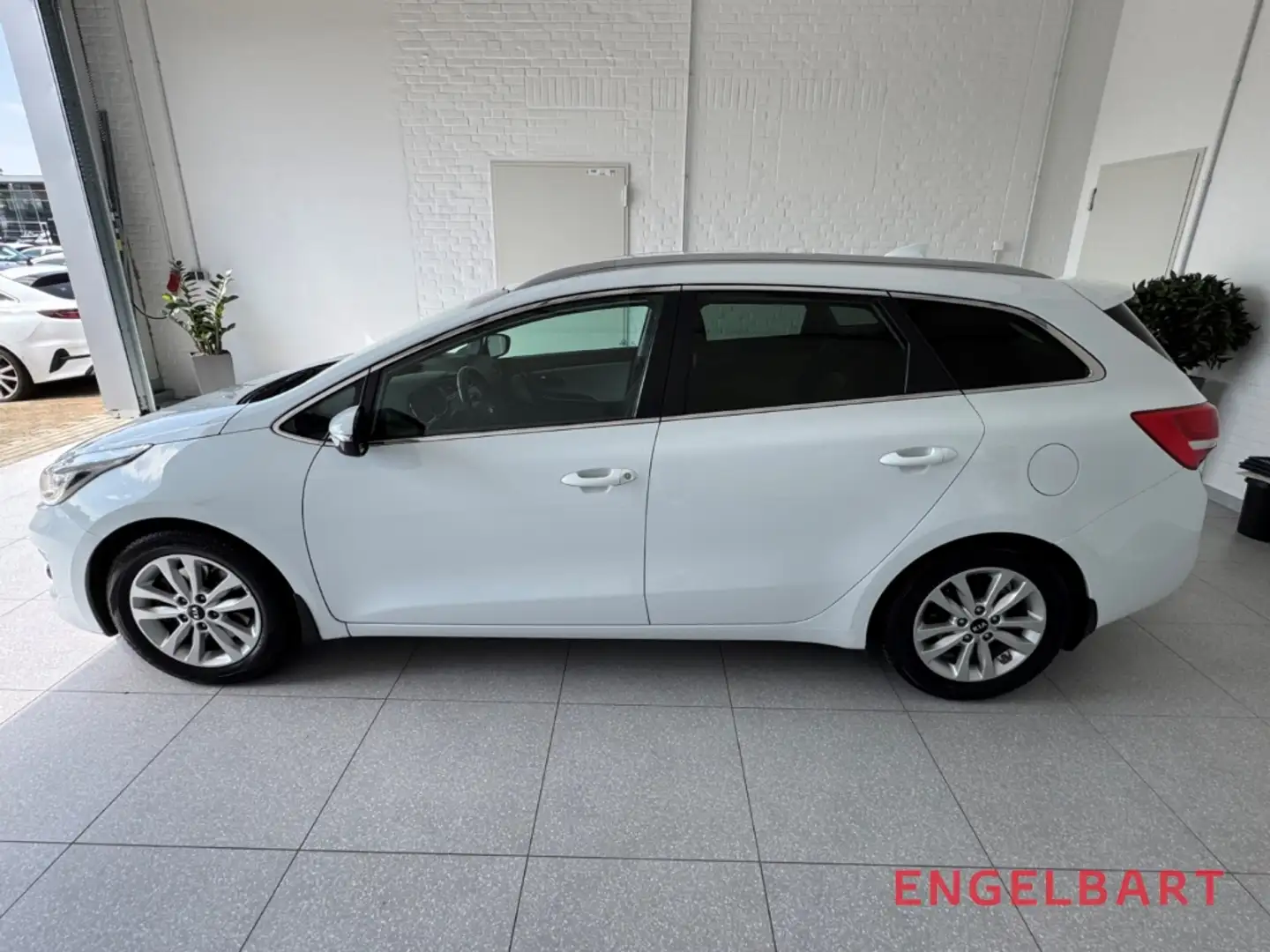 Kia Ceed SW / cee'd SW Spirit 1.6 GDI Anhängerkupplung Weiß - 2