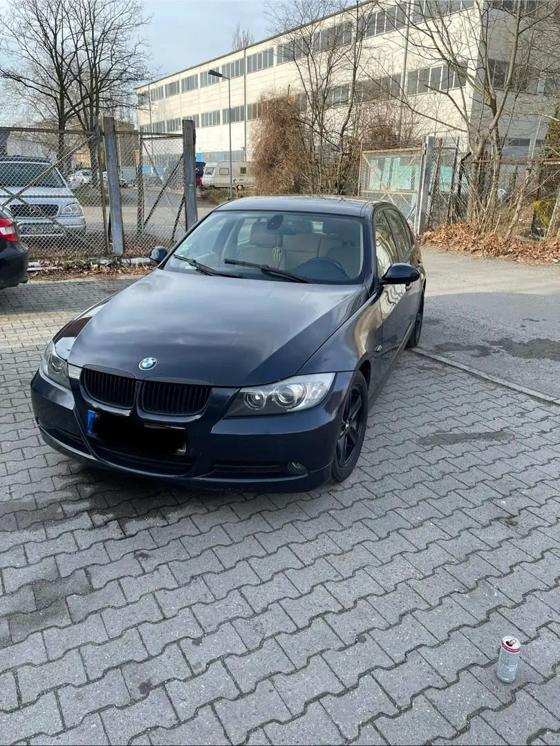 BMW 318 BMW E90  318i Automatik Blau - 1