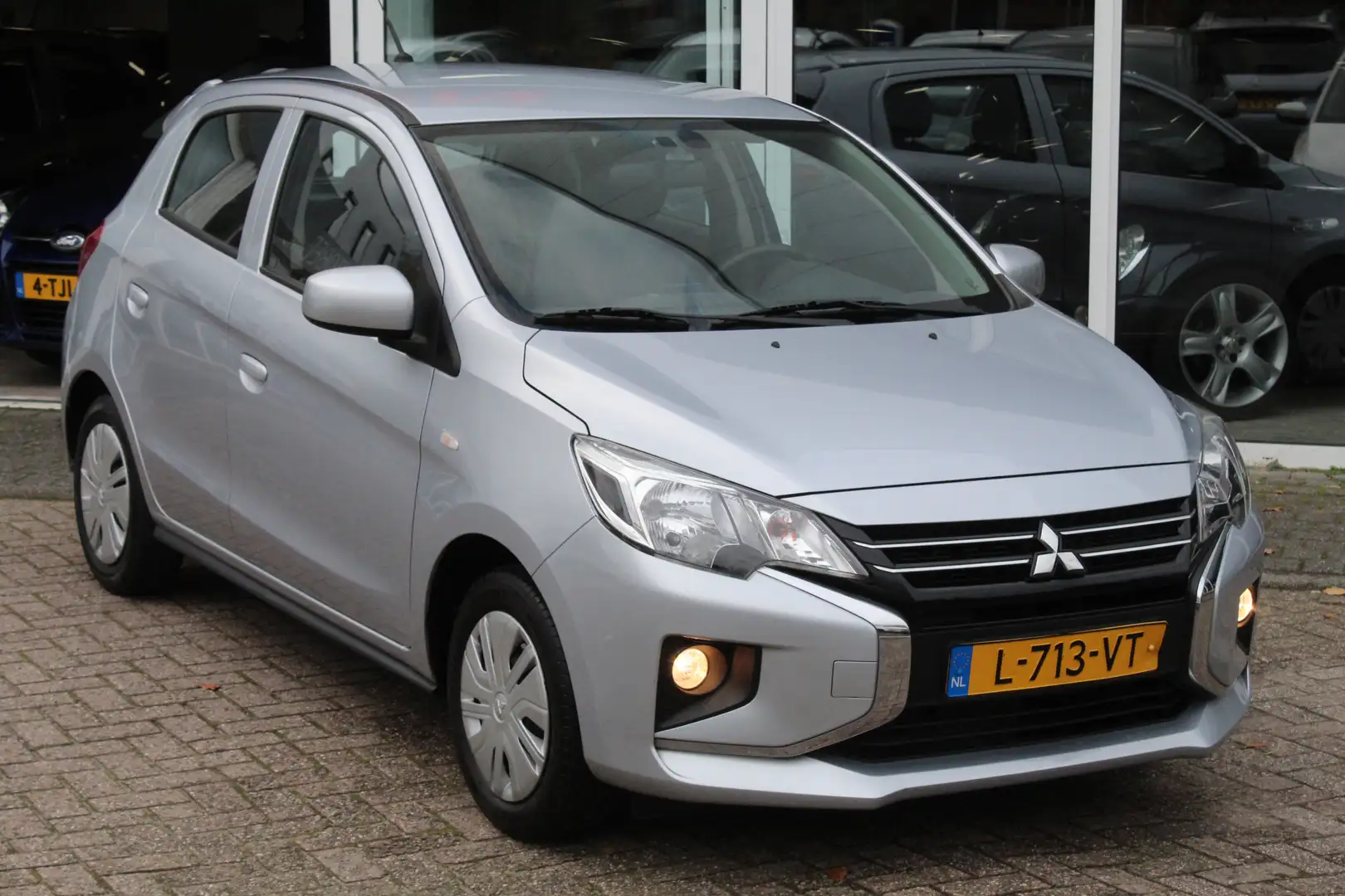 Mitsubishi Space Star 1.2 Cool+//Airco//5 drs!! Gris - 2