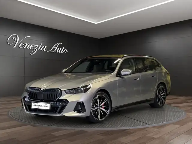 BMW 520 520d M Sport Pro Touring 197cv xDrive Gancio Tetto Panoramico HUD ACC 360 Pelle Harman Navi Keyless Ambient