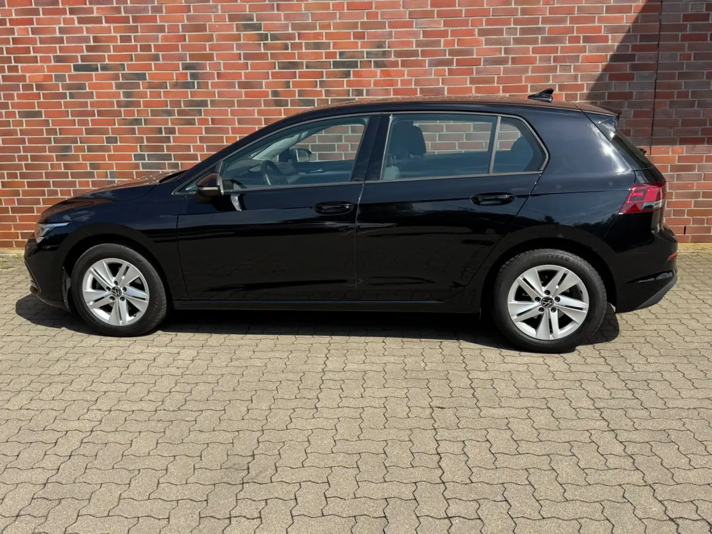 Volkswagen Golf VIII 1.5 TSI ACC/Klima/Tel./Sitzhei Noir - 1