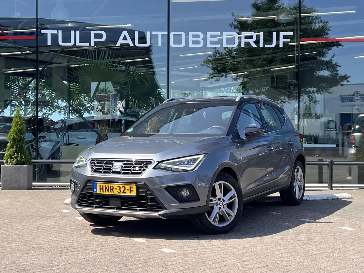 SEAT Arona 1.5 TSI EVO FR Business Intense Grijs - 1