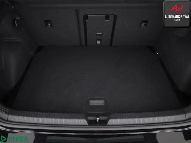 Volkswagen Golf view 13