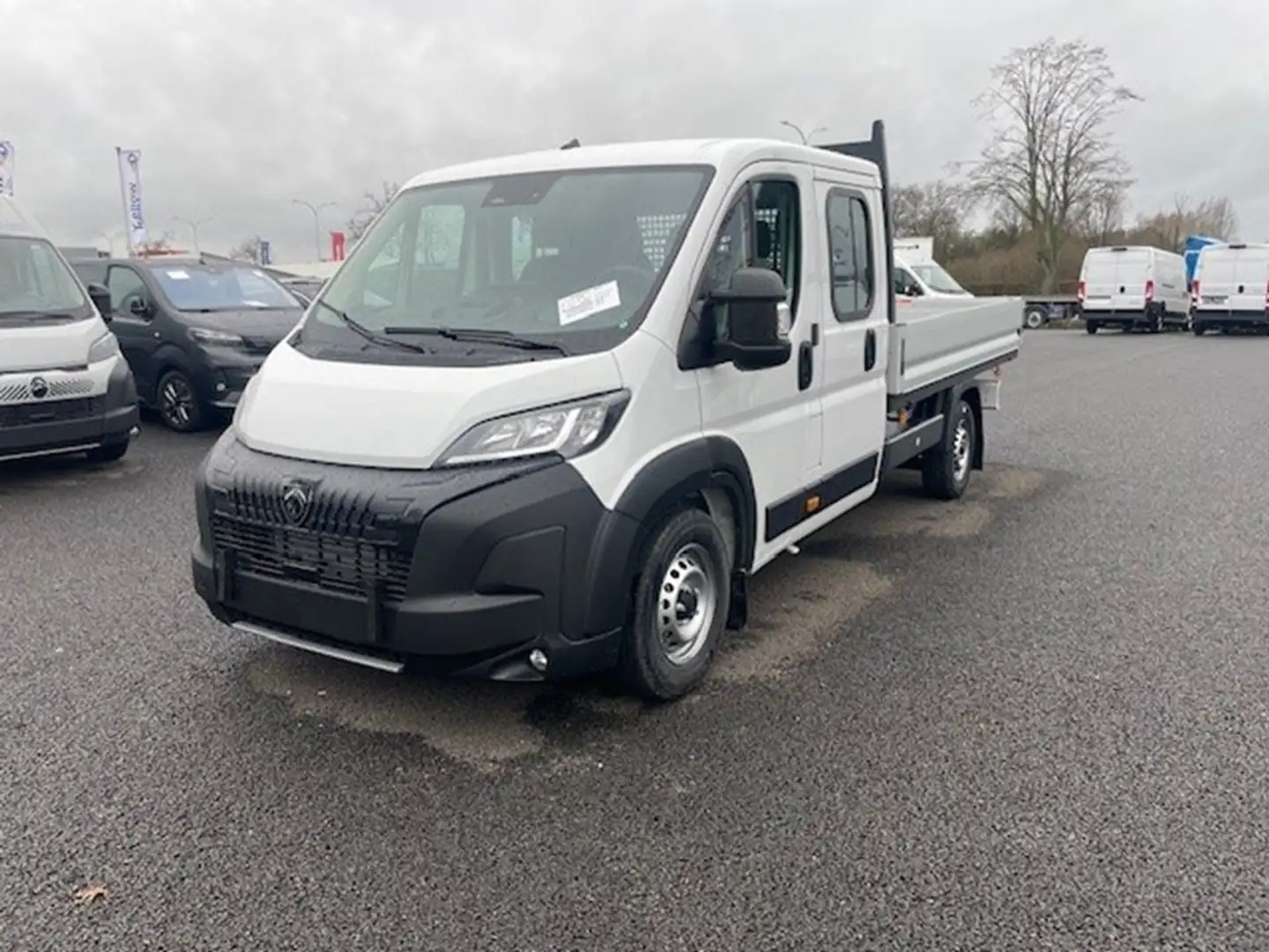 Peugeot Boxer Dubbele Cabine Open Laadbak 140PK *STOCK* Wit - 2