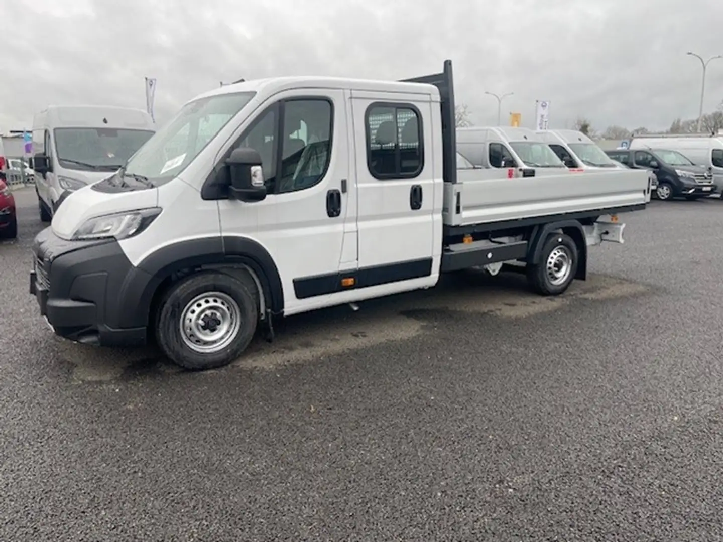 Peugeot Boxer Dubbele Cabine Open Laadbak 140PK *STOCK* Wit - 1