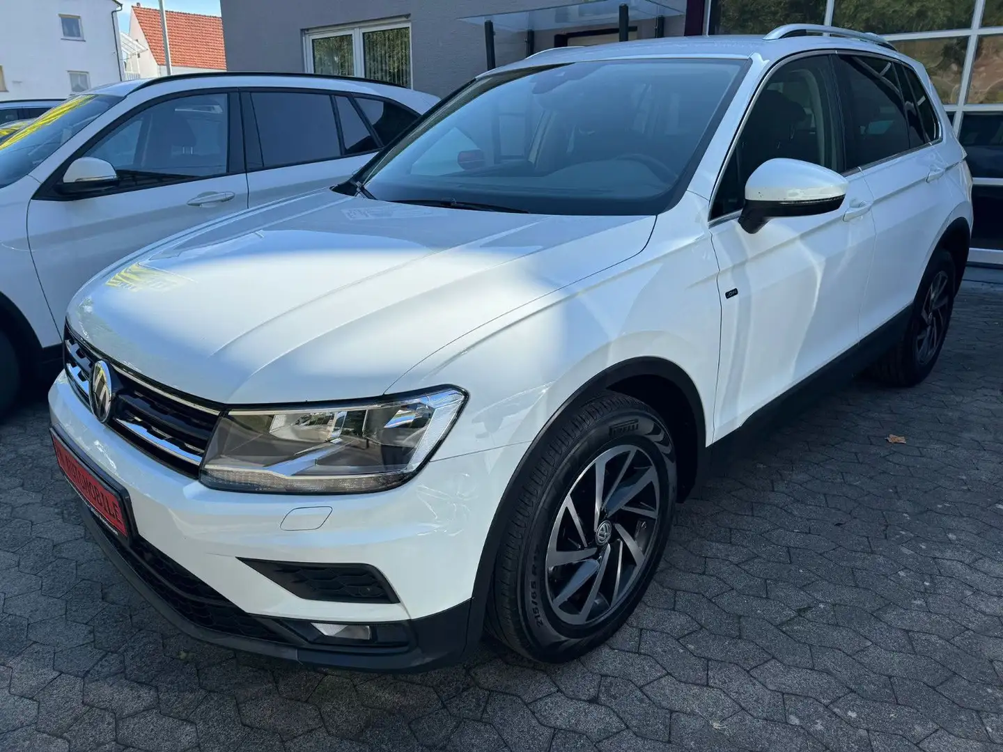 Volkswagen Tiguan 2.0TDI Join AHK/NAVI/PDC Weiß - 1