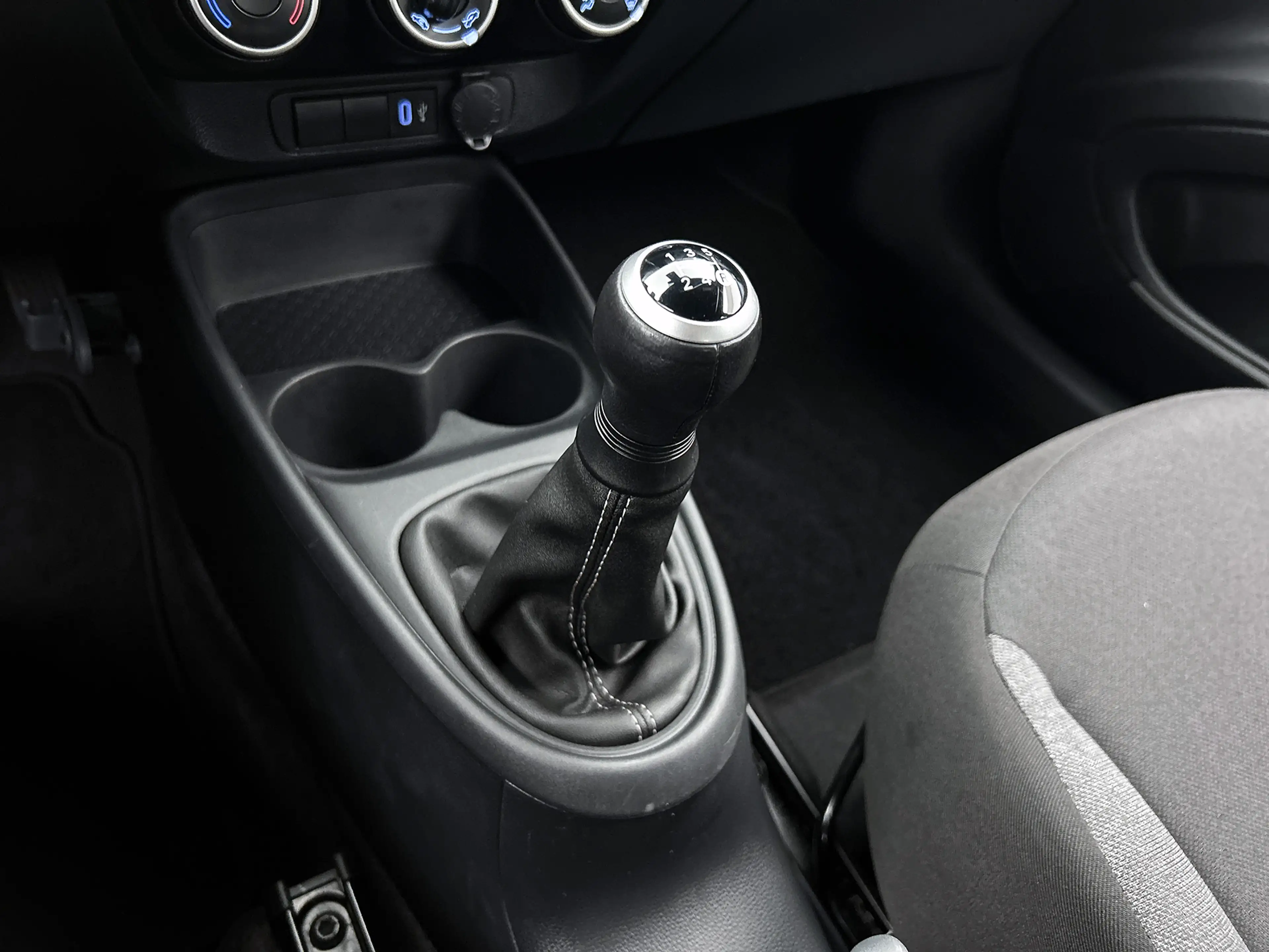 Toyota Aygo X 1.0 VVT-i MT Play | BTW voertuig | Apple CarPlay/A — photo 12