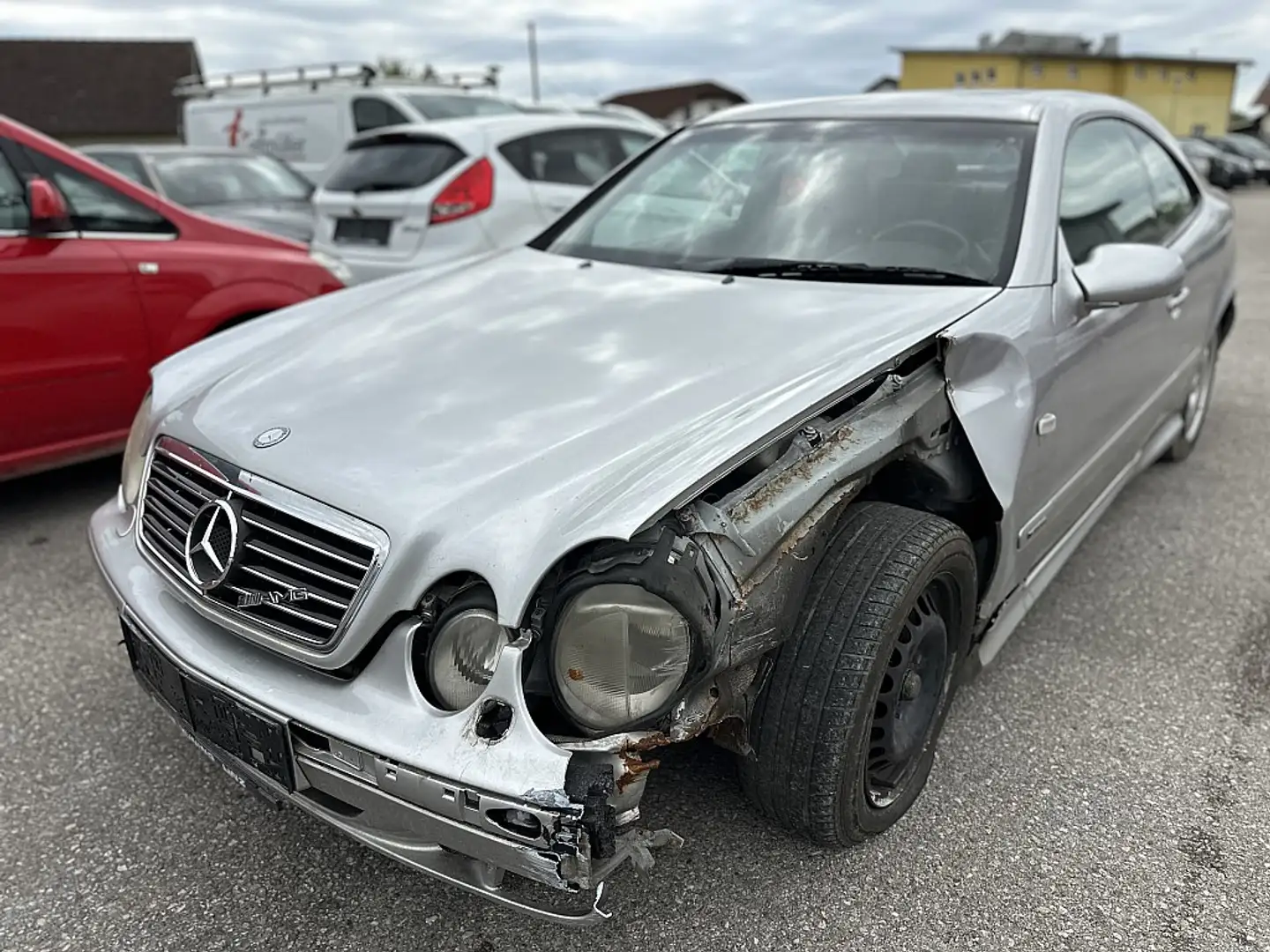 Mercedes-Benz CLK 320 Elegance Aut. Argintiu - 1