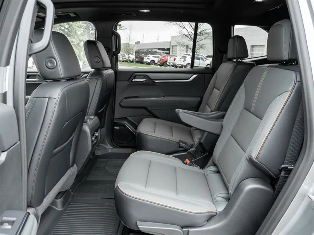 GMC Acadia снимка GMC Acadia