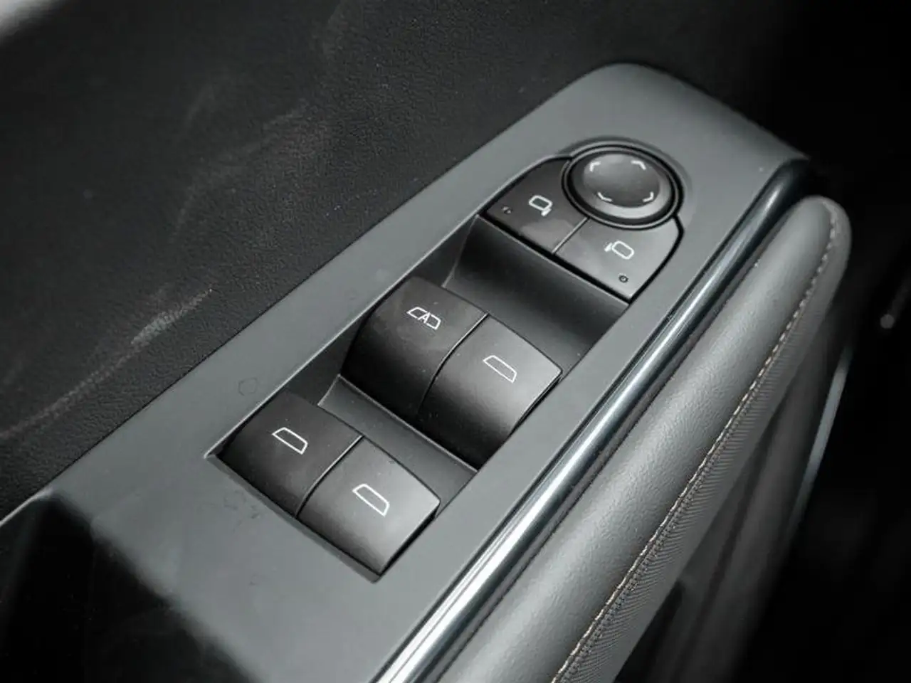 GMC Acadia снимка GMC Acadia