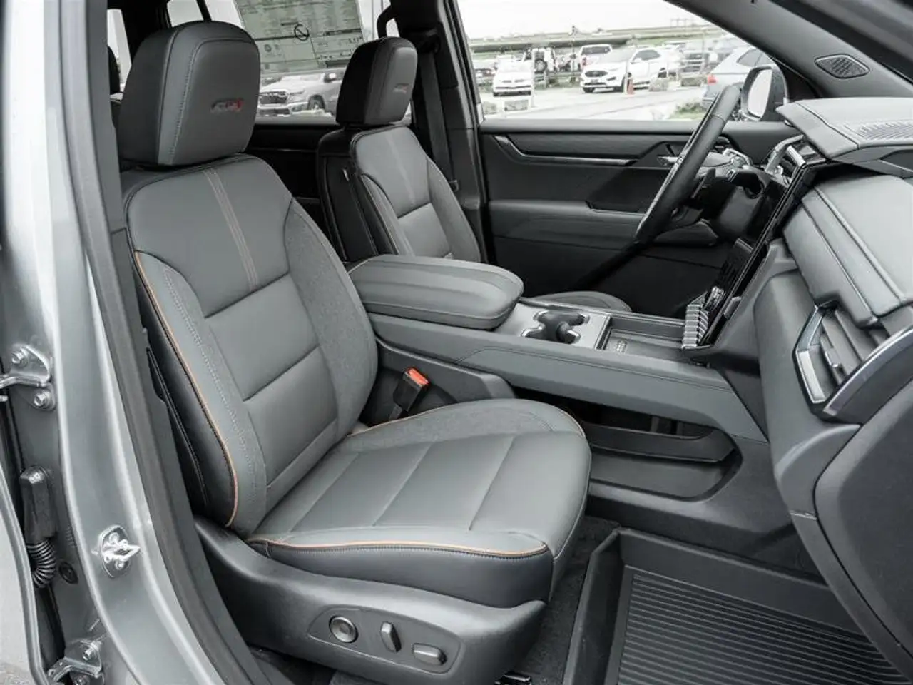 GMC Acadia снимка GMC Acadia