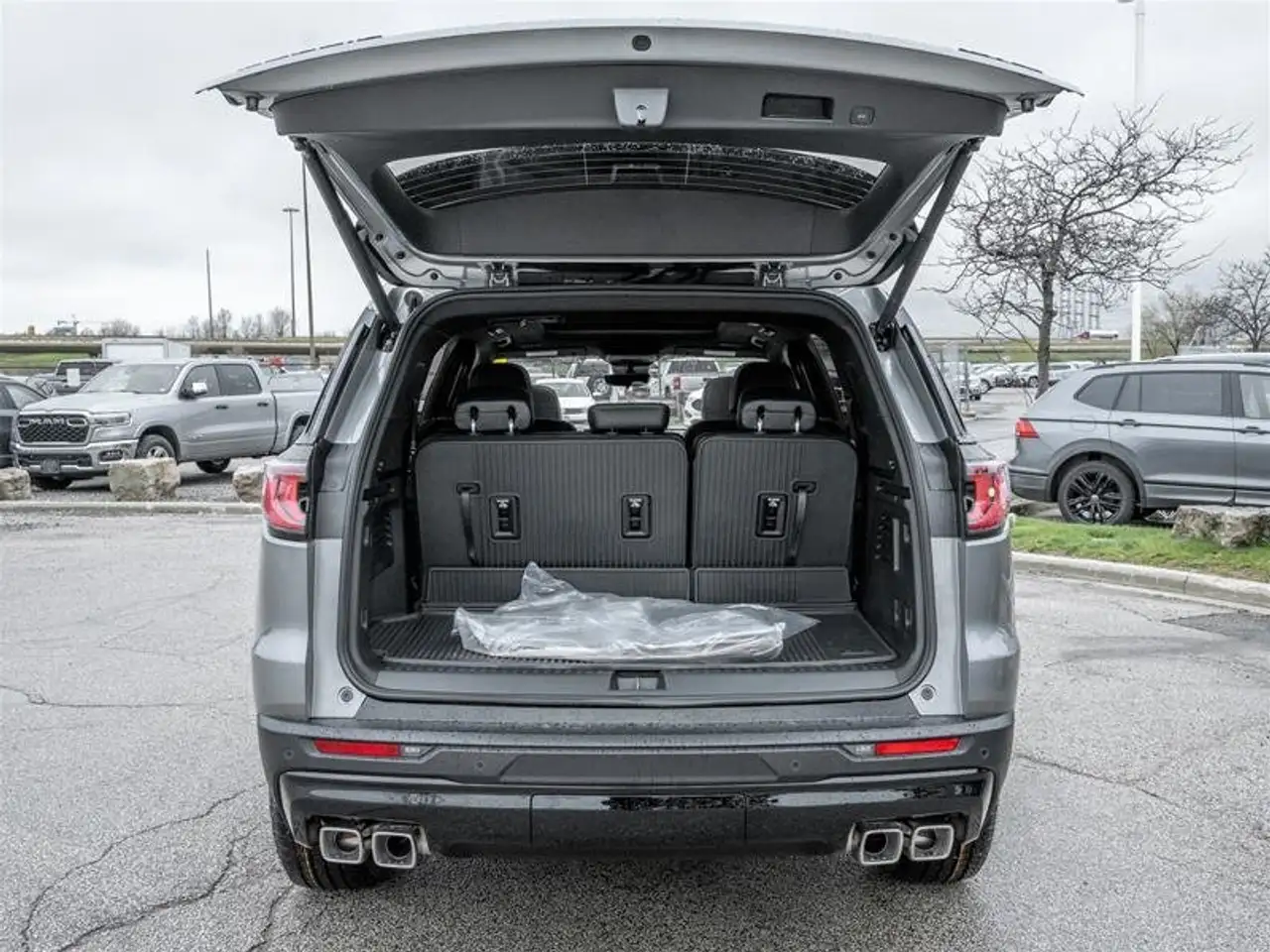 GMC Acadia снимка GMC Acadia