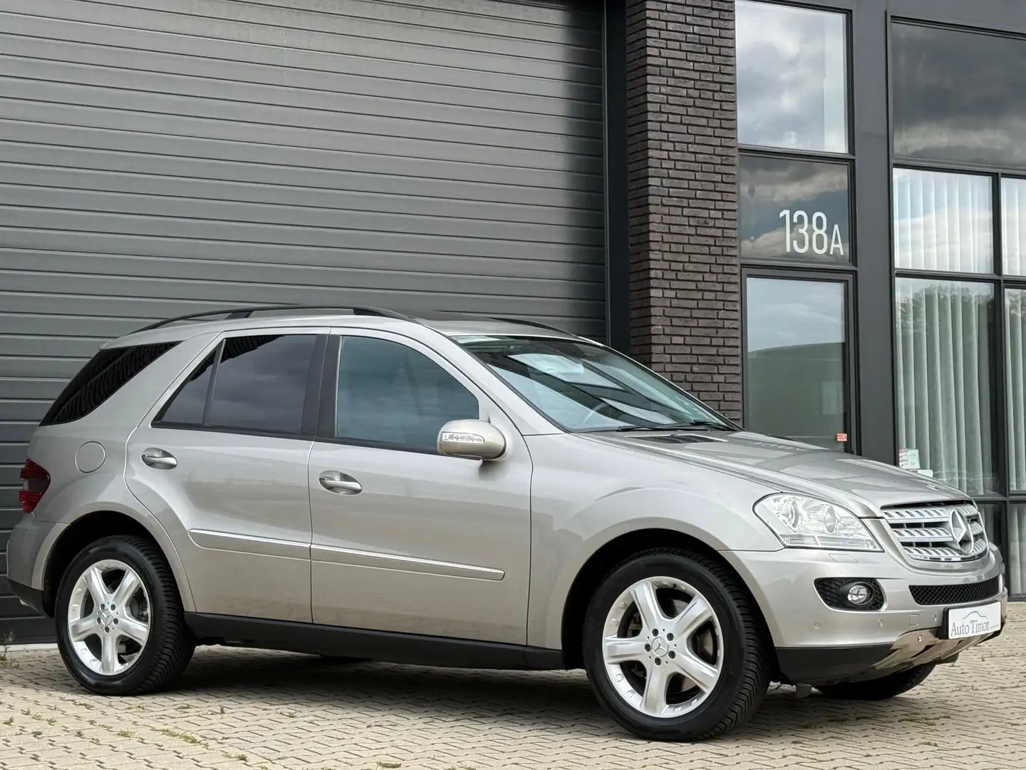 Mercedes-Benz ML 500 M-Klasse W164 Aut.-7 | volledig gedocumenteerd | Y Grijs - 2