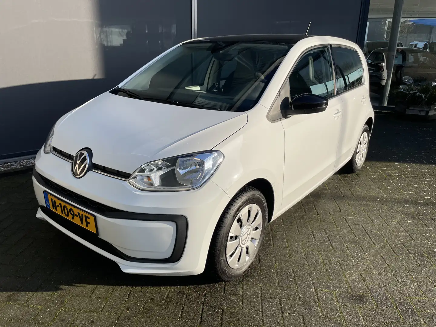 Volkswagen up! 1.0 Airco - Bluetooth - Radio Wit - 2