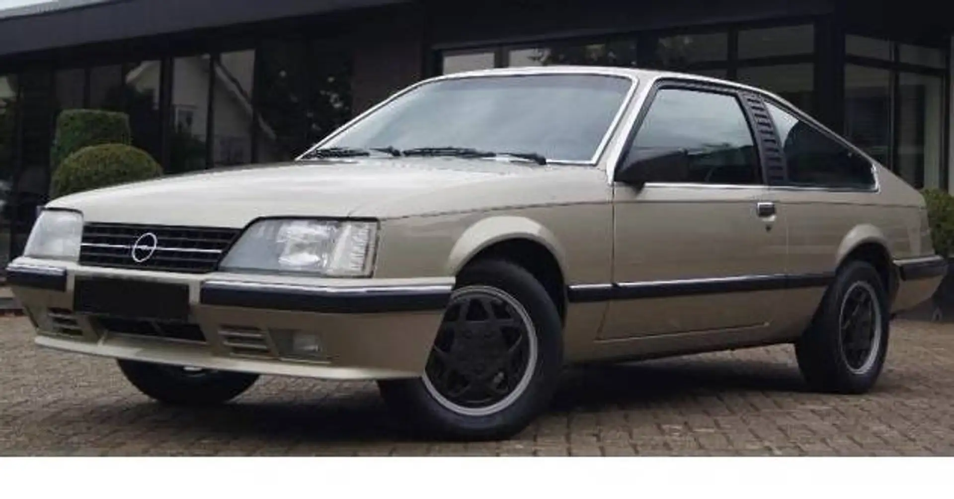 Opel Monza 2.5E Silber - 1