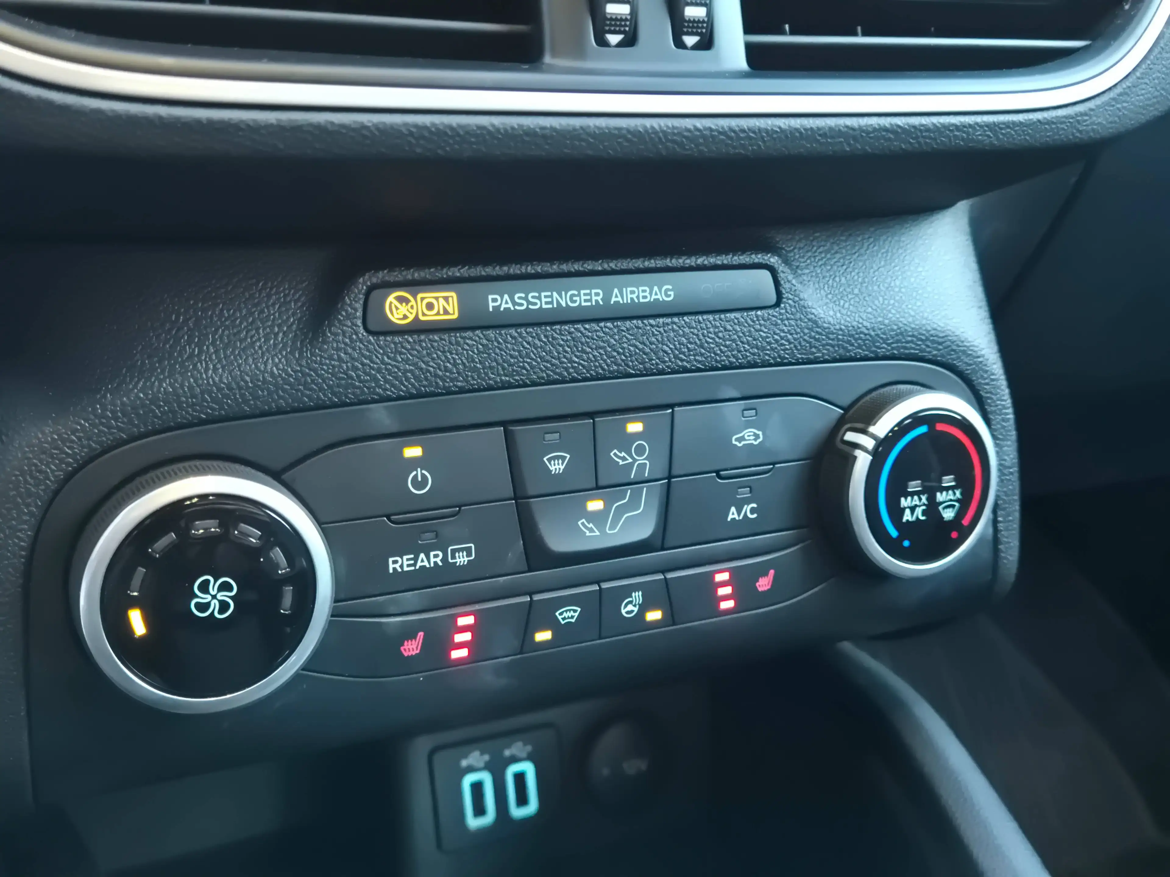 Ford Focus Cool & Connect LED Sitzhzg Lenkradhzg Carplay — photo 11