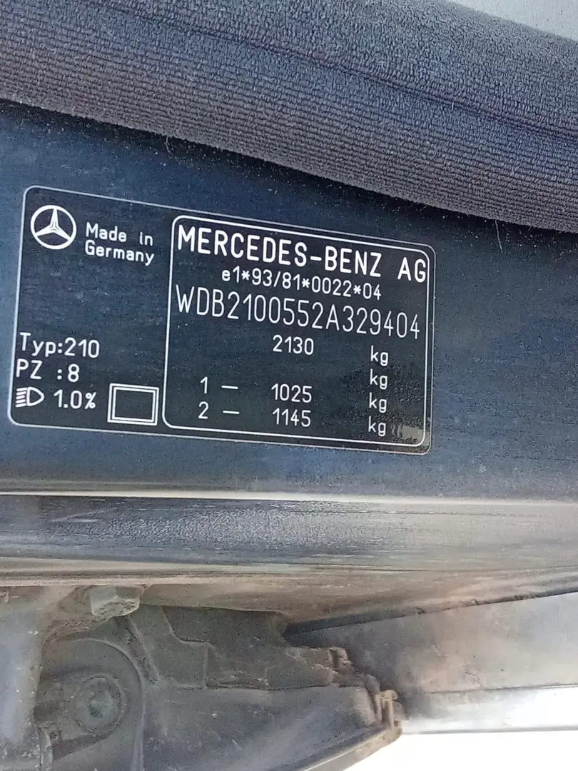 Mercedes-Benz E 36 AMG Schwarz - 2