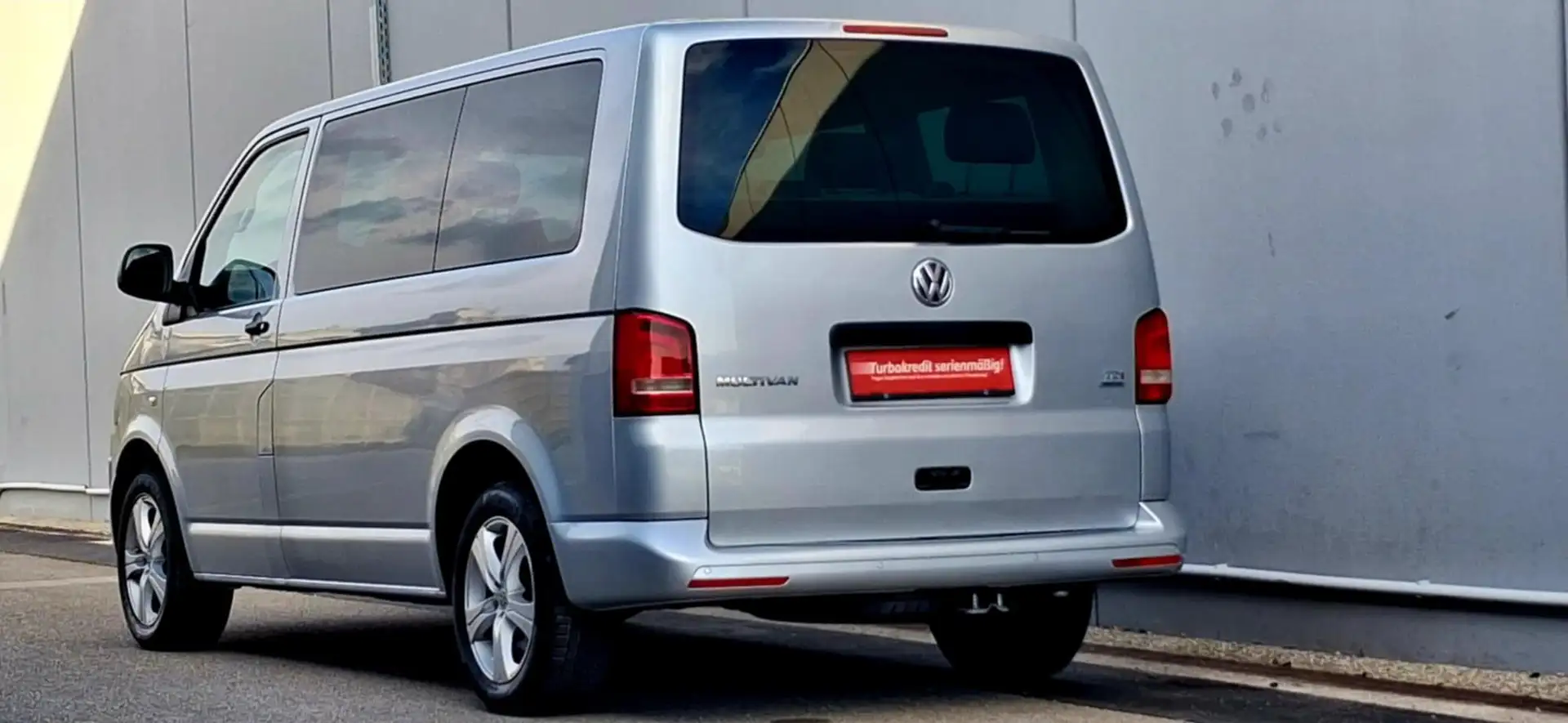 Volkswagen T5 Multivan Startline 2,0 BMT TDI 4motion D-PF Startline Grau - 2