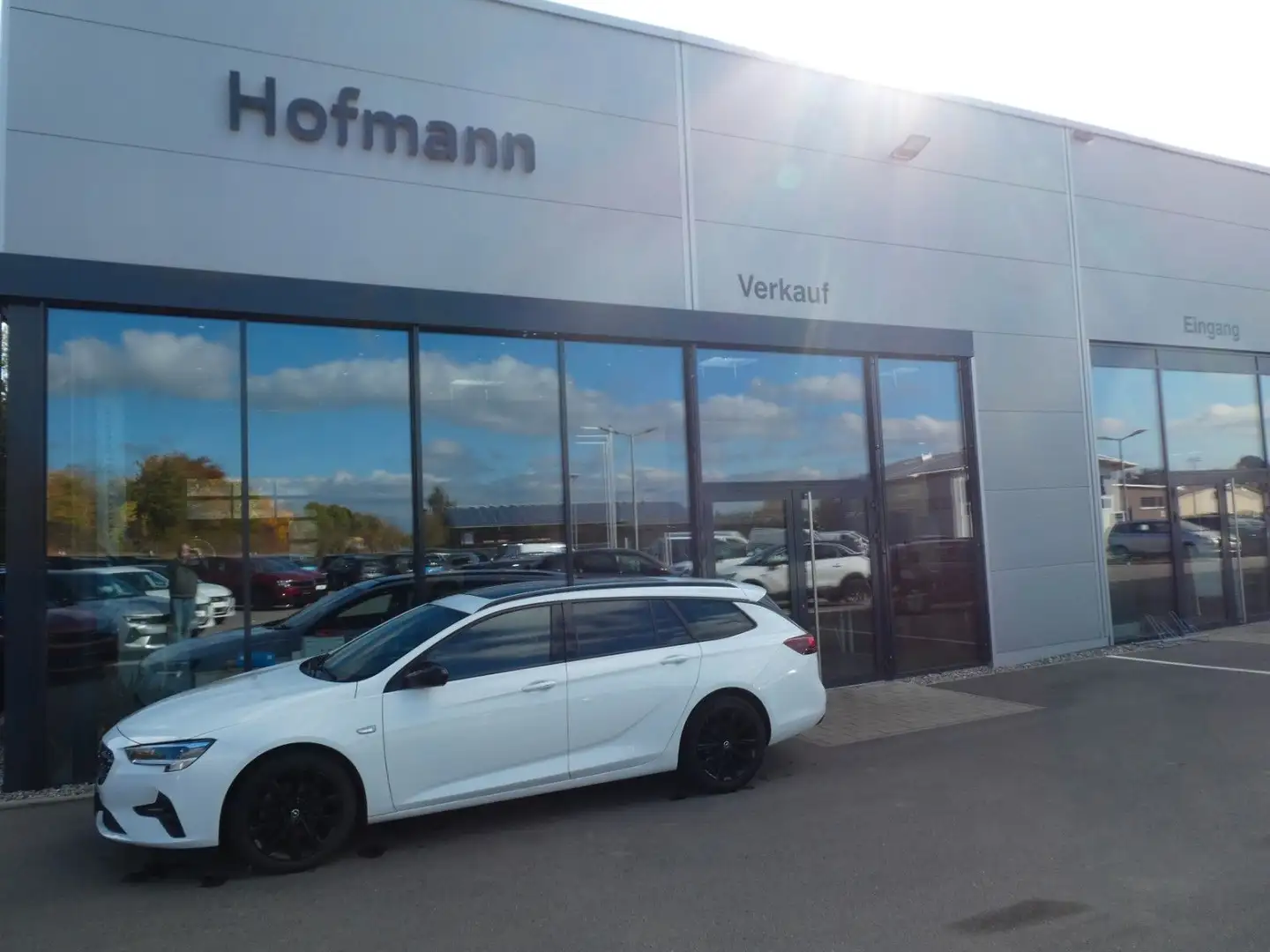 Opel Insignia B ST Ultimate SHZ, Kamera, PDC, AHK Wit - 1