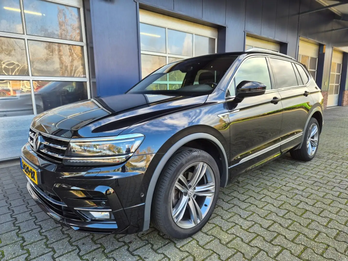 Volkswagen Tiguan 1.5 TSI Highline Business R line 7p, Pano, stuur/s Noir - 1