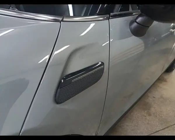 Mini Hatch view 23