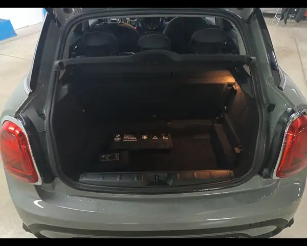 Mini Hatch view 25