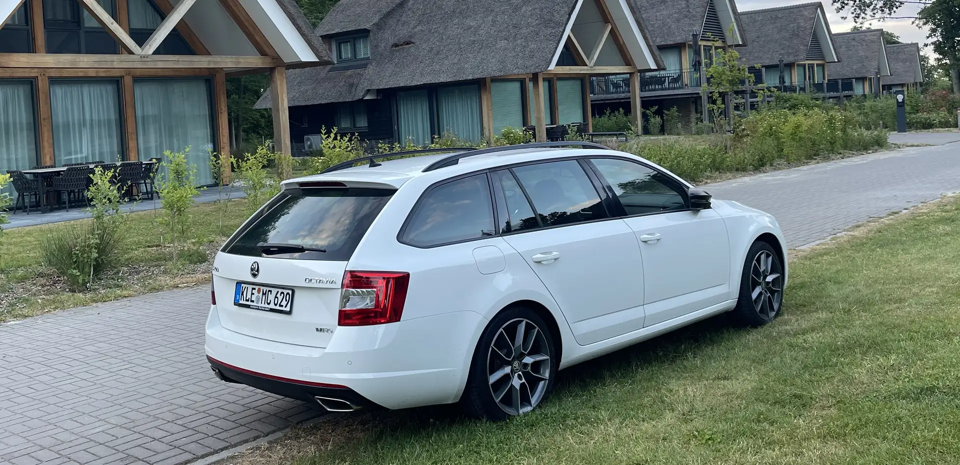 Skoda Octavia Combi 2.0 TDI/DSG VRS Blanco - 1